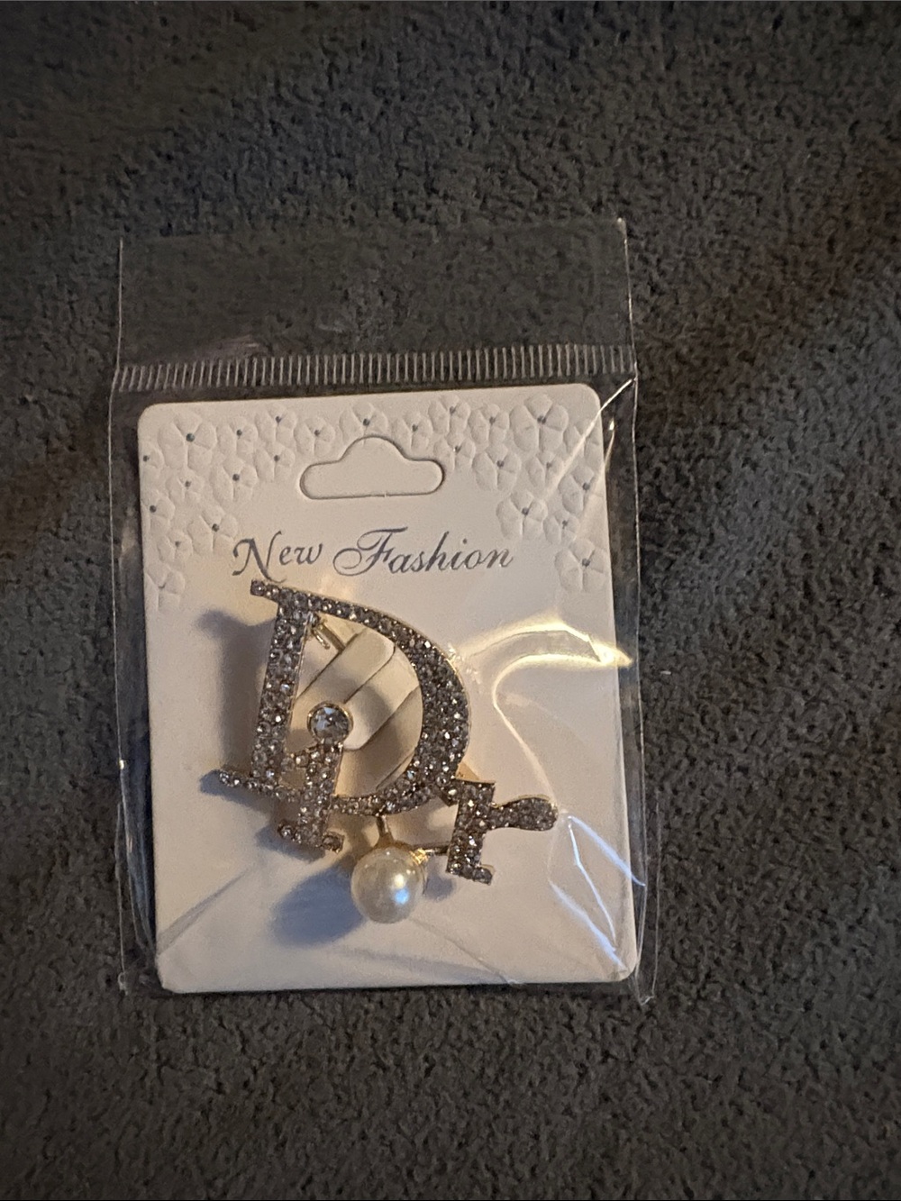 FASHION Silver Crystal 'D' Pearl Accent Brooch